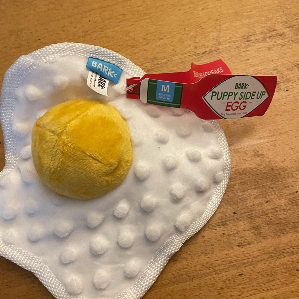 Bark NWT Puppy Side Up Egg dog toy size M
